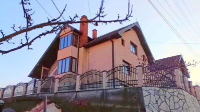 01130 Благоустроенный дом в Лознице