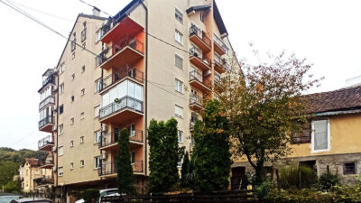 01015 Квартира-дуплекс в Бане Ковиляче